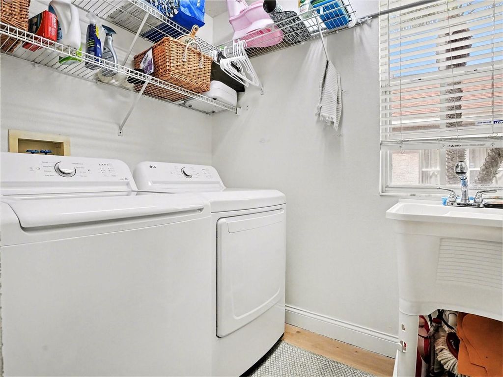 Image 24 of property listing at 4992 HOOK HOLLOW CIRCLE, Orlando, FL 32837