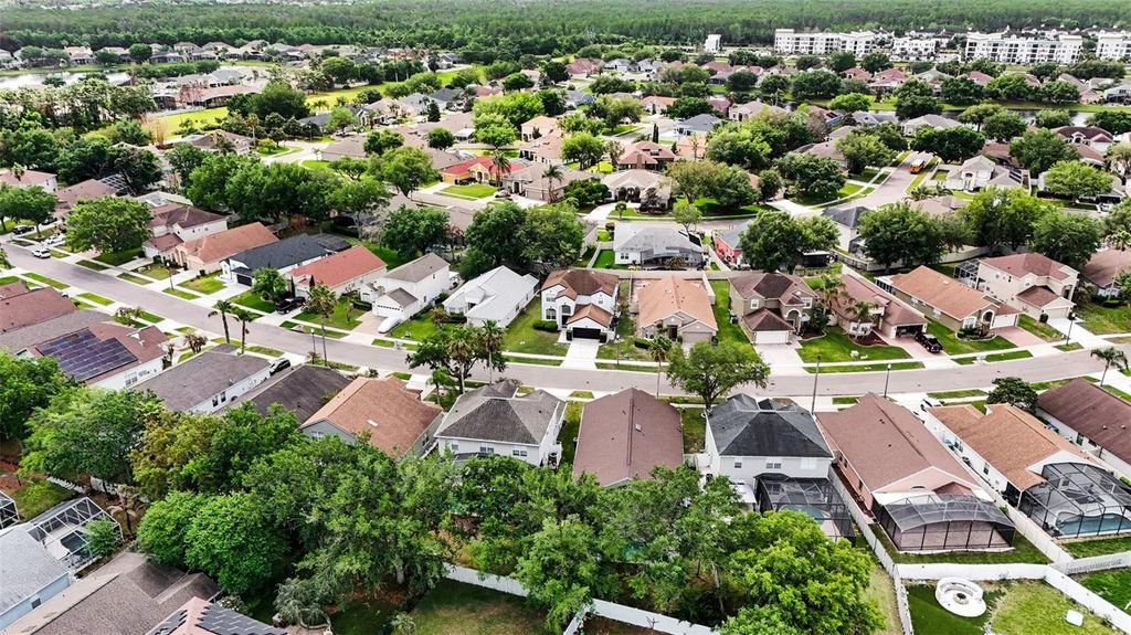 Image 31 of property listing at 4992 HOOK HOLLOW CIRCLE, Orlando, FL 32837