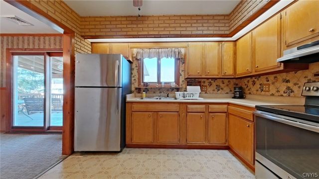 17 Marilyn Drive, Whitestown, NY 13492