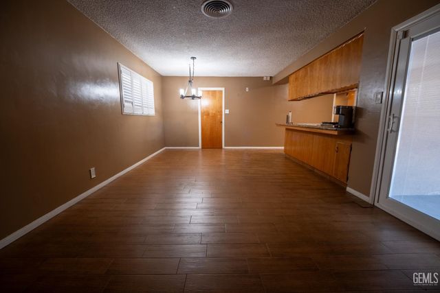 200 Electra Avenue, Bakersfield, CA 93308