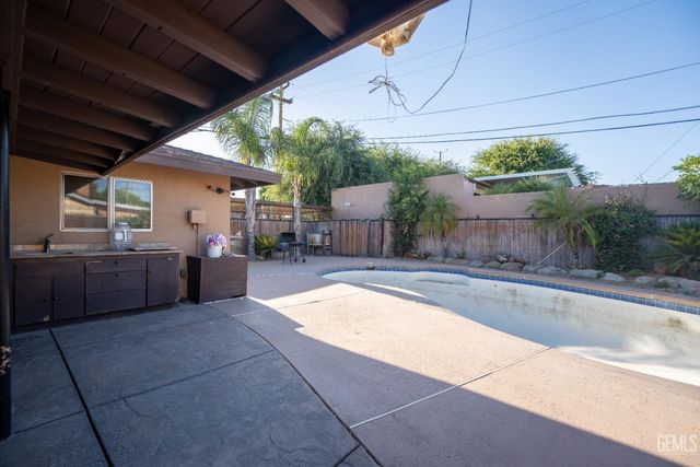 200 Electra Avenue, Bakersfield, CA 93308