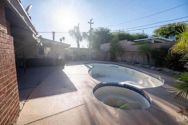 200 Electra Avenue, Bakersfield, CA 93308