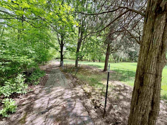 7432 River Road, Flushing, MI 48433