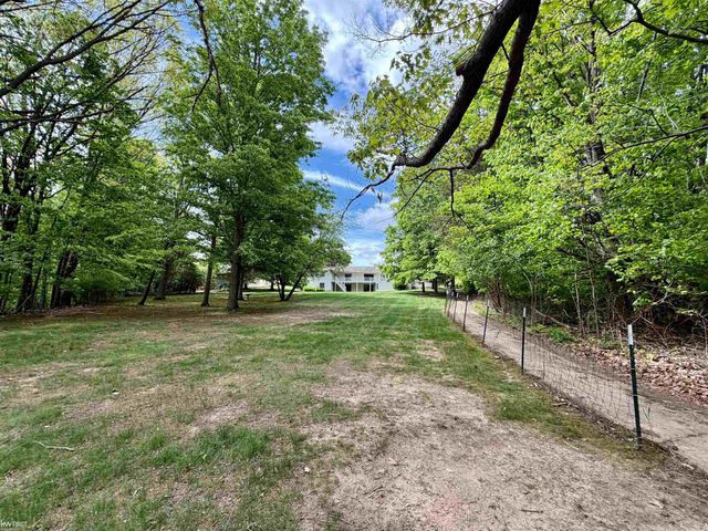 7432 River Road, Flushing, MI 48433