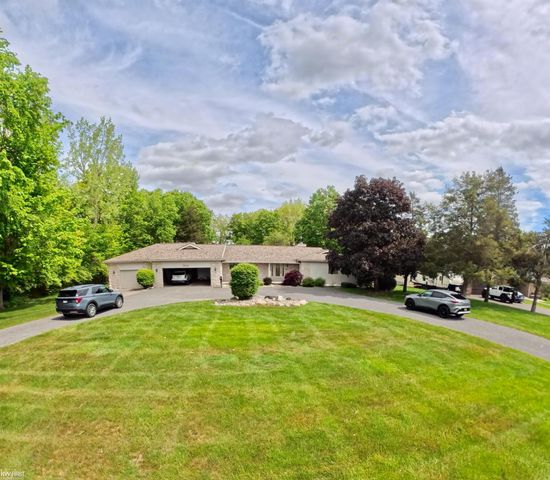 7432 River Road, Flushing, MI 48433