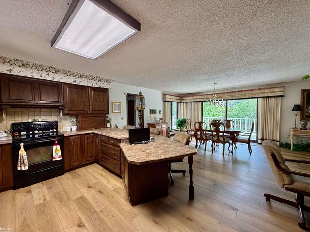 7432 River Road, Flushing, MI 48433
