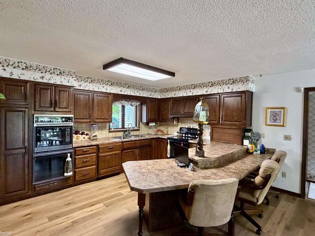 7432 River Road, Flushing, MI 48433