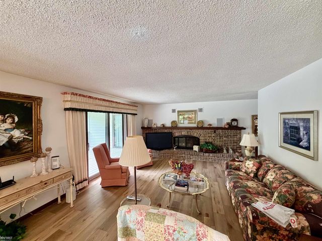 7432 River Road, Flushing, MI 48433