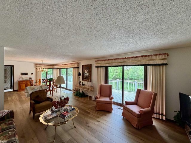 7432 River Road, Flushing, MI 48433