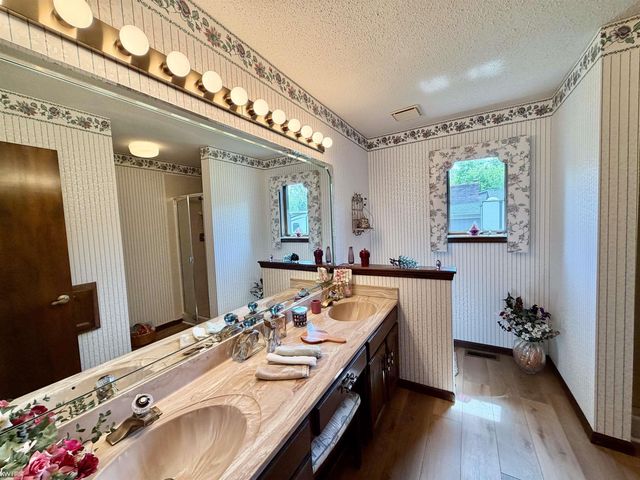 7432 River Road, Flushing, MI 48433
