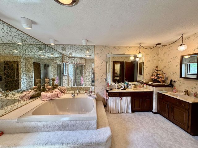 7432 River Road, Flushing, MI 48433