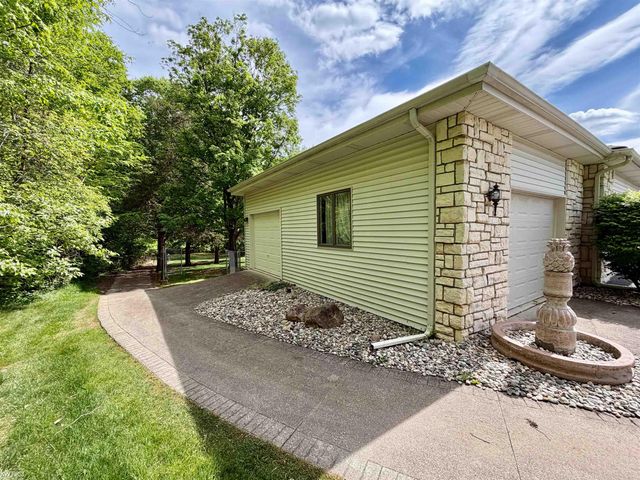 7432 River Road, Flushing, MI 48433