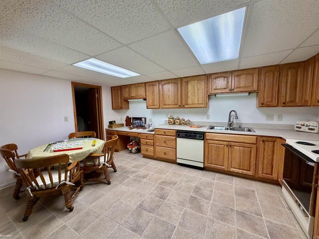 7432 River Road, Flushing, MI 48433