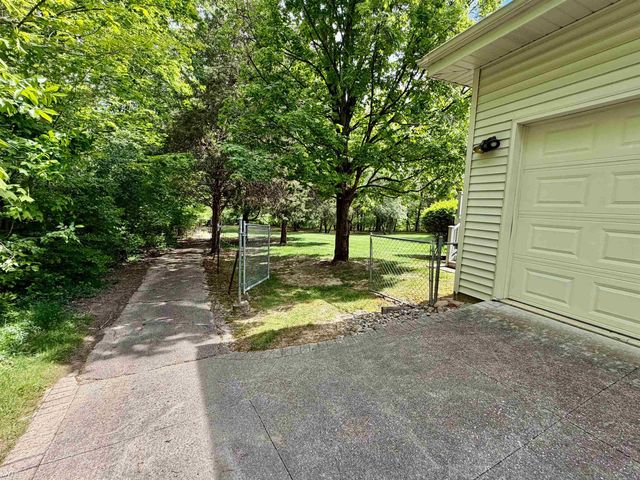 7432 River Road, Flushing, MI 48433