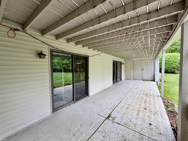 7432 River Road, Flushing, MI 48433
