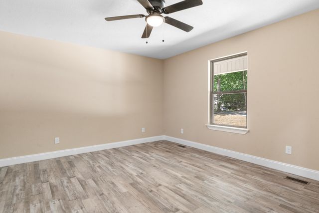 4956 Degree NW, Cleveland, TN 37312