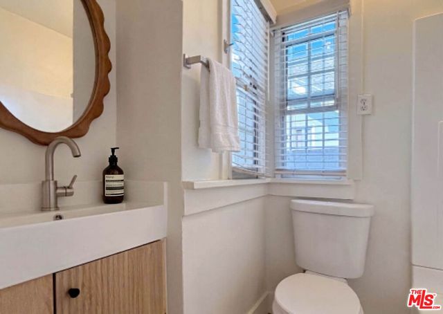 173 N Mariposa Avenue, Los Angeles, CA 90004