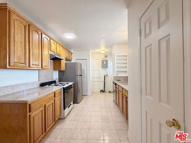 173 N Mariposa Avenue, Los Angeles, CA 90004