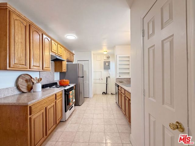 173 N Mariposa Avenue, Los Angeles, CA 90004