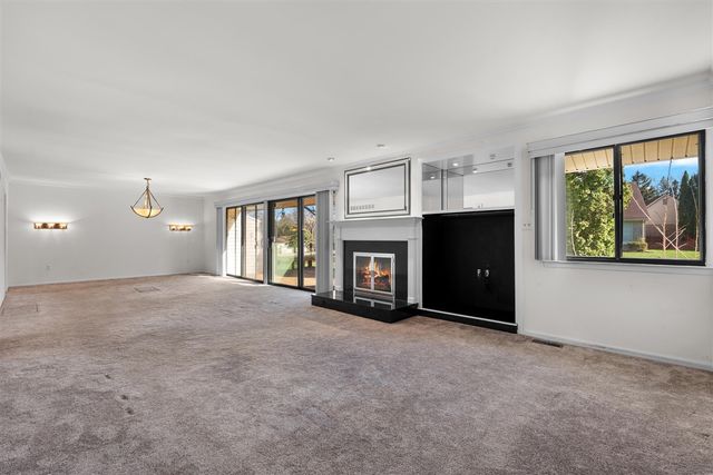 5327 Fairway Court, West Bloomfield, MI 48323