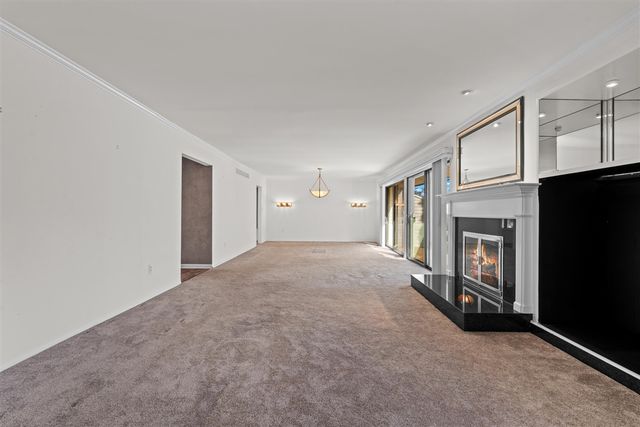 5327 Fairway Court, West Bloomfield, MI 48323