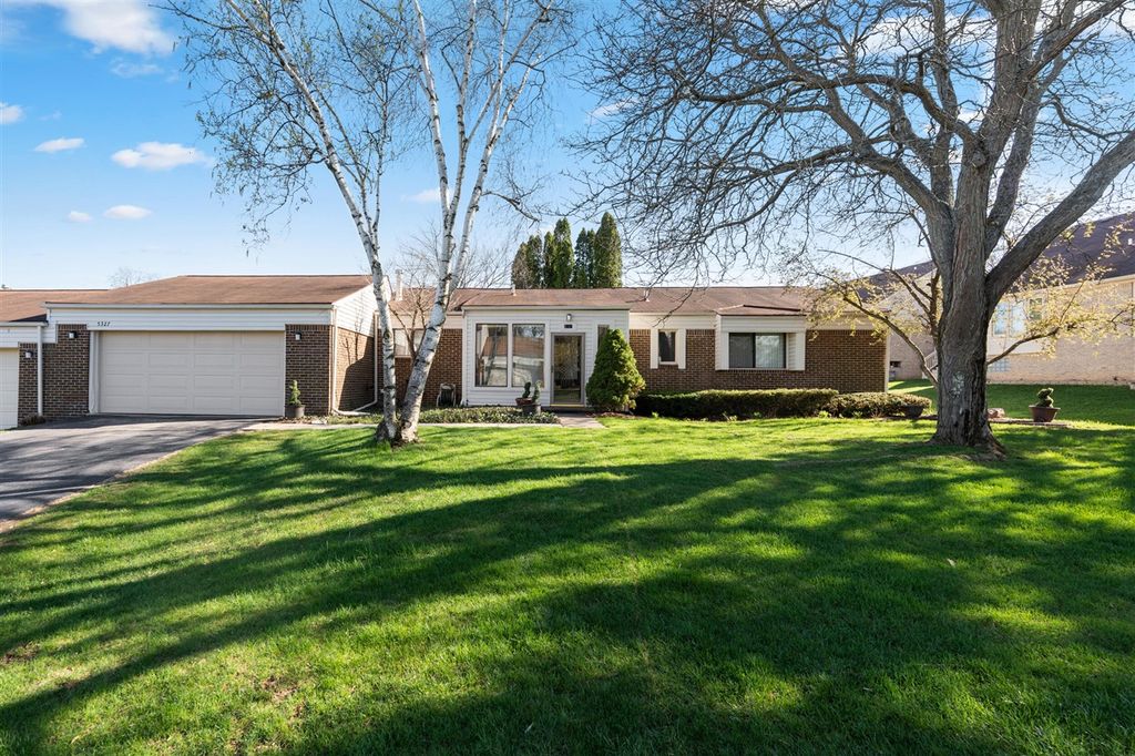 5327 Fairway Court, West Bloomfield, MI 48323