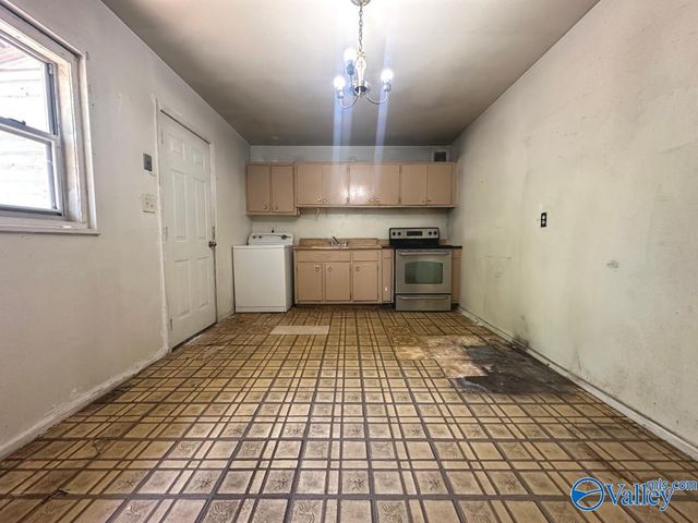 2419 Tuxedo Drive NW, Huntsville, AL 35810