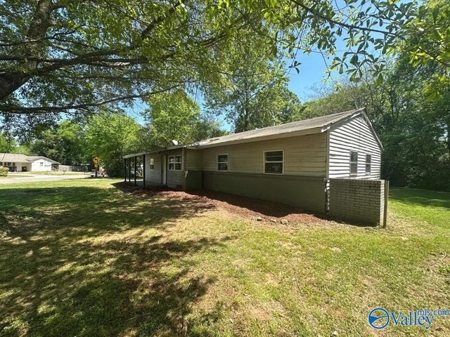 2419 Tuxedo Drive NW, Huntsville, AL 35810