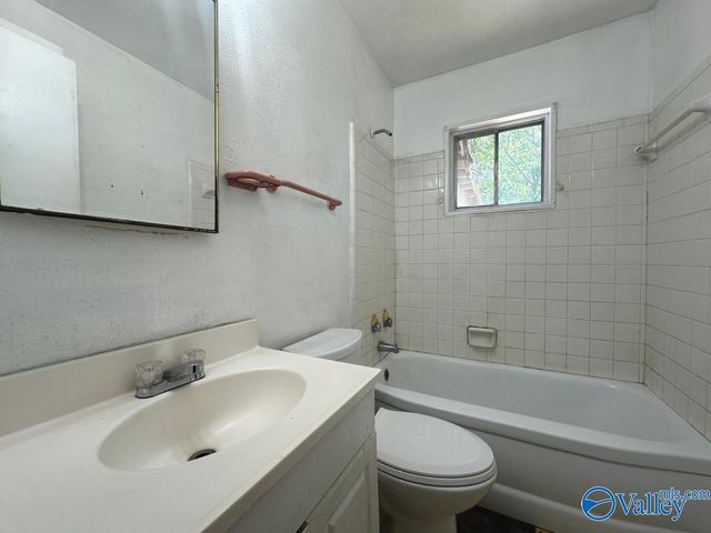 2419 Tuxedo Drive NW, Huntsville, AL 35810