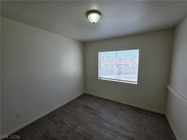 8829 CORNWALL GLEN Avenue, Las Vegas, NV 89129