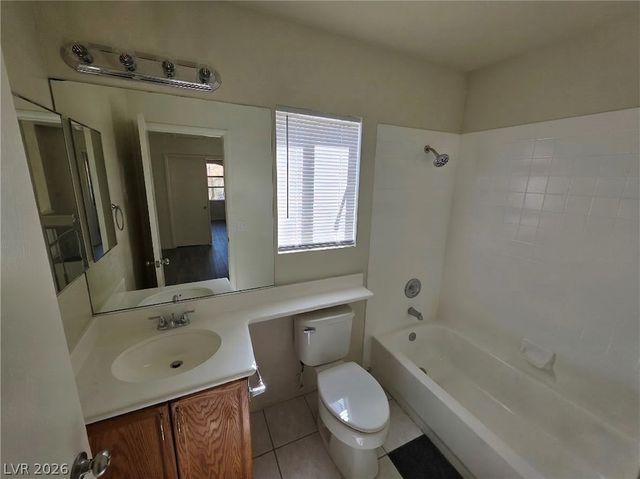 8829 CORNWALL GLEN Avenue, Las Vegas, NV 89129