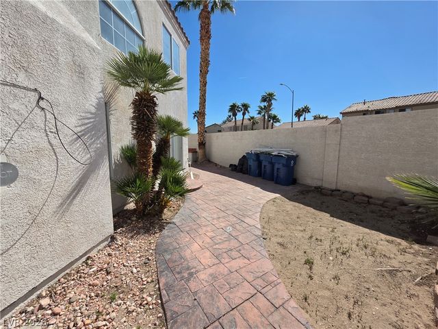 8829 CORNWALL GLEN Avenue, Las Vegas, NV 89129