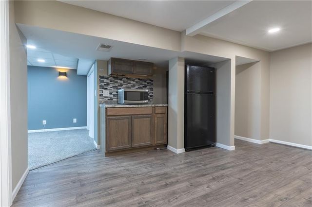 7903 NW Avalon Street, Kansas City, MO 64152