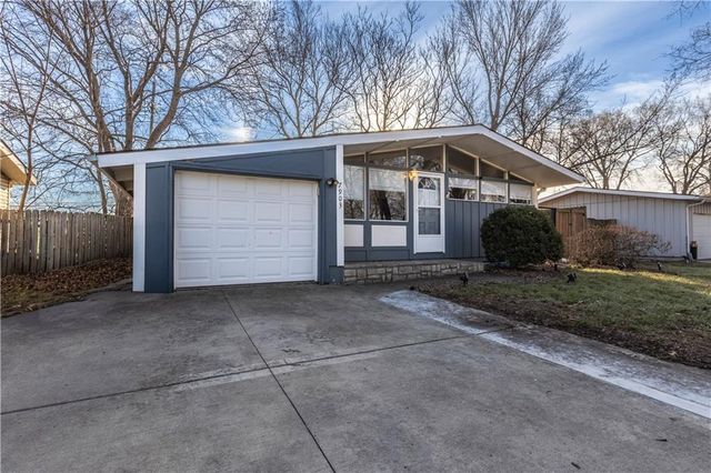 7903 NW Avalon Street, Kansas City, MO 64152