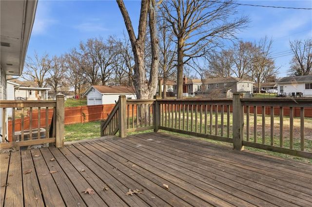 11709 E 77th Terrace, Raytown, MO 64138