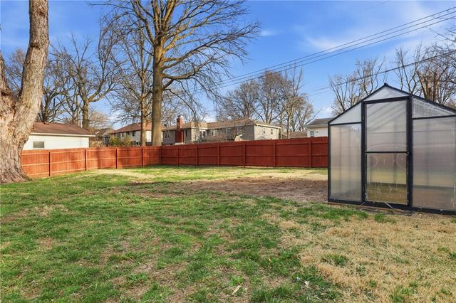 11709 E 77th Terrace, Raytown, MO 64138