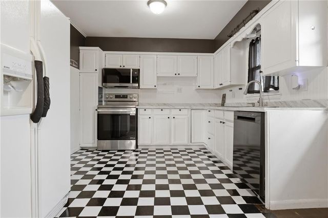 11709 E 77th Terrace, Raytown, MO 64138