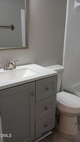 102 S Tunstall Avenue, Apex, NC 27502
