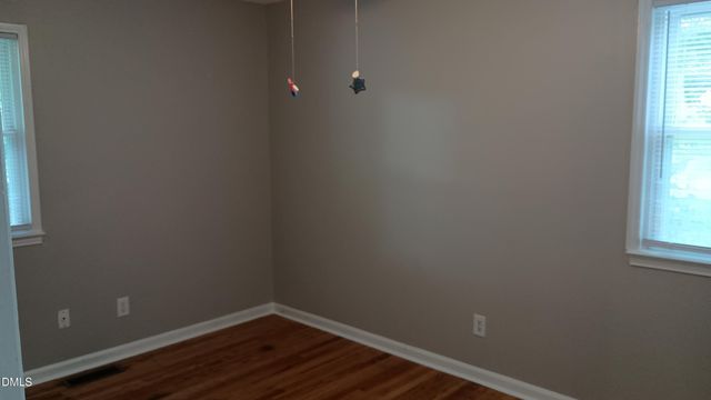 102 S Tunstall Avenue, Apex, NC 27502