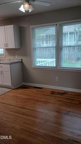 102 S Tunstall Avenue, Apex, NC 27502