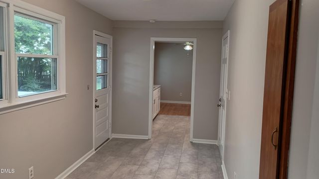 102 S Tunstall Avenue, Apex, NC 27502