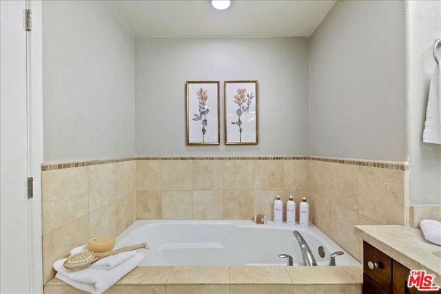11115 Acama Street 107, Studio City, CA 91602