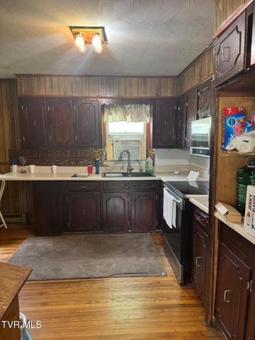 250 Valley View, Lebanon, VA 24266