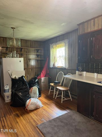 250 Valley View, Lebanon, VA 24266