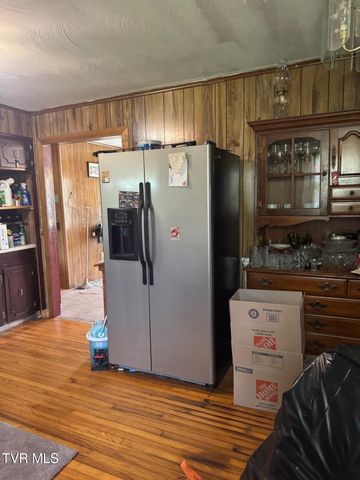 250 Valley View, Lebanon, VA 24266