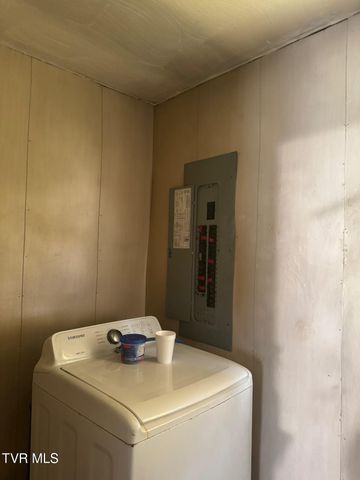 250 Valley View, Lebanon, VA 24266
