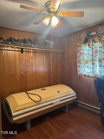 250 Valley View, Lebanon, VA 24266