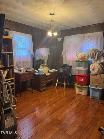 250 Valley View, Lebanon, VA 24266