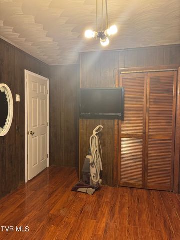 250 Valley View, Lebanon, VA 24266