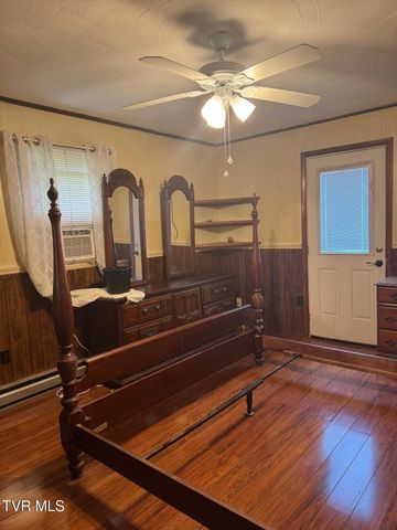 250 Valley View, Lebanon, VA 24266